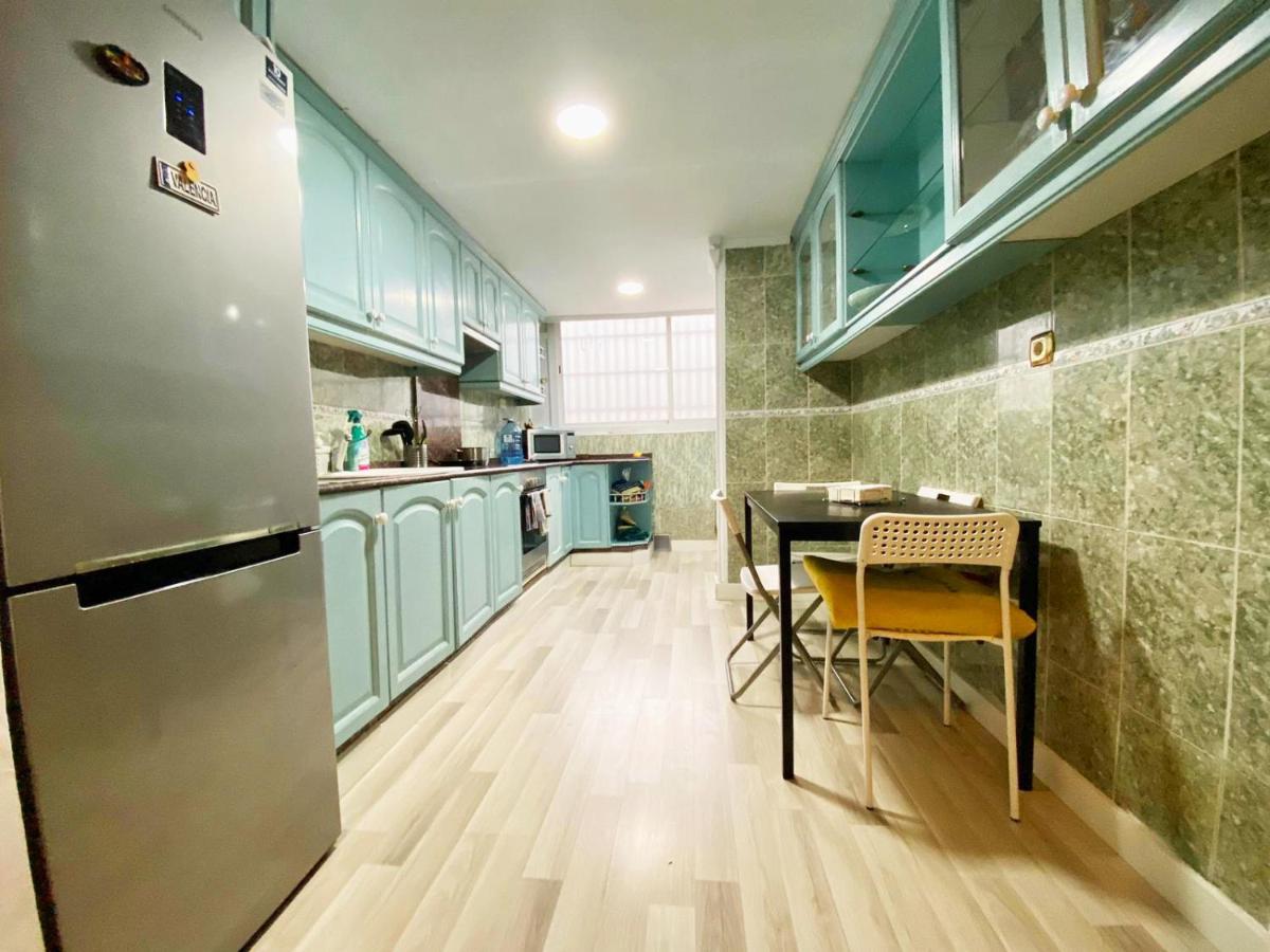 Valencia Guest Rooms Near The Beach In Shared Apartment Exterior photo